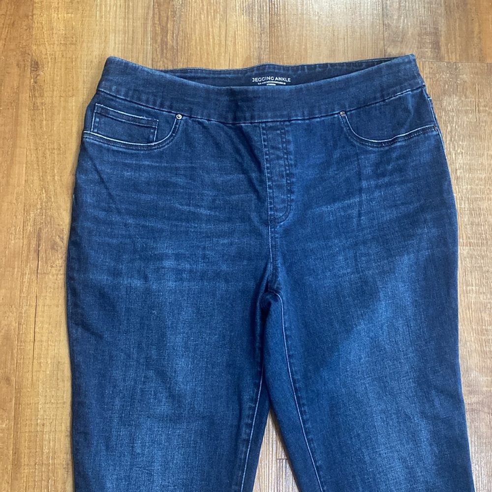 Chico's Blue Cropped Ankle Pants Stylish Comfort - Picture 3 of 8